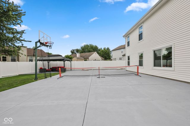 435 Lake Shore Court, Franklin, IN 46131