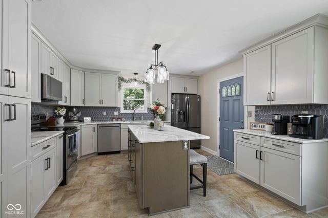 435 Lake Shore Court, Franklin, IN 46131