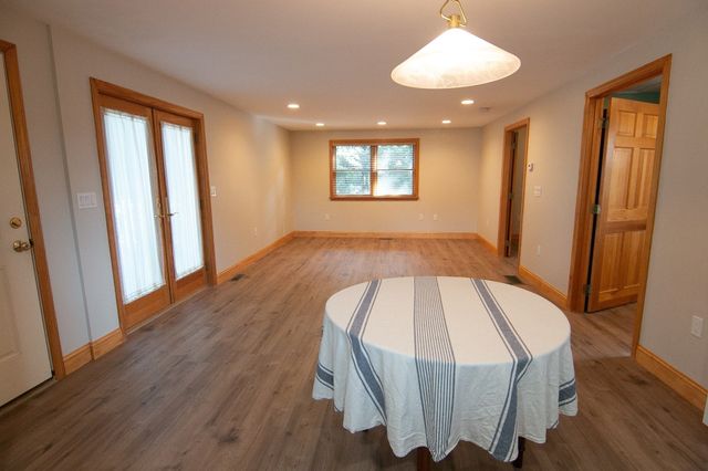 6 Wildwood Lane B, Stoneham, MA 02180
