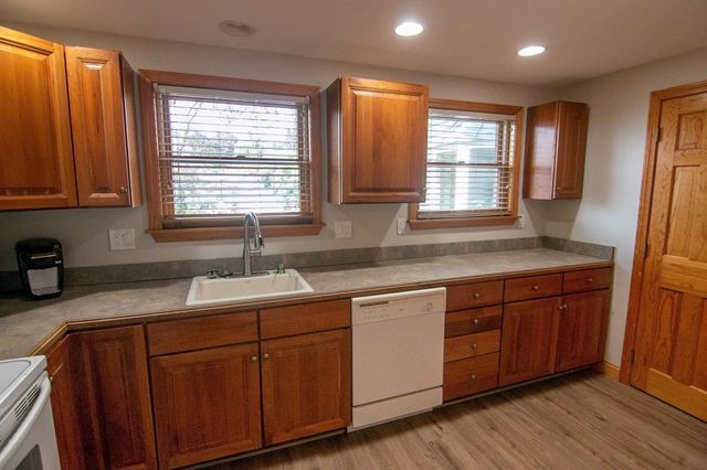 6 Wildwood Lane B, Stoneham, MA 02180