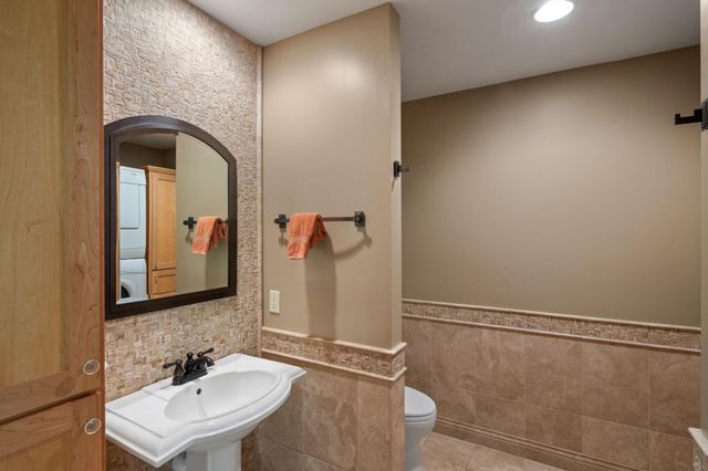 2200 Black Oak Drive, Minnetonka, MN 55305
