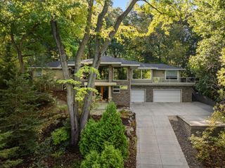 2200 Black Oak Drive, Minnetonka, MN 55305