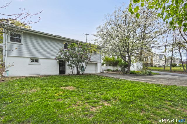 39 Enright Street, West Haven, CT 06516