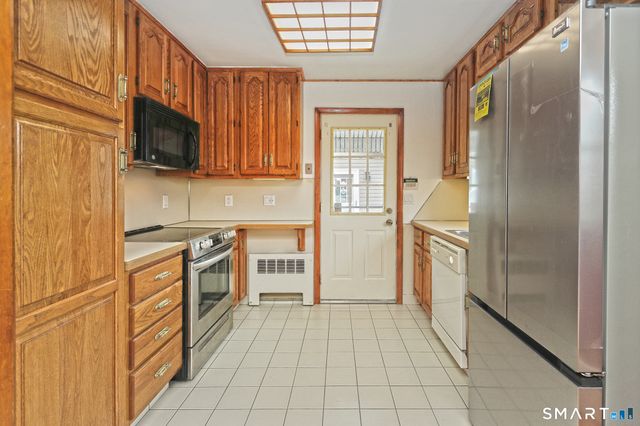 39 Enright Street, West Haven, CT 06516