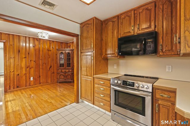 39 Enright Street, West Haven, CT 06516