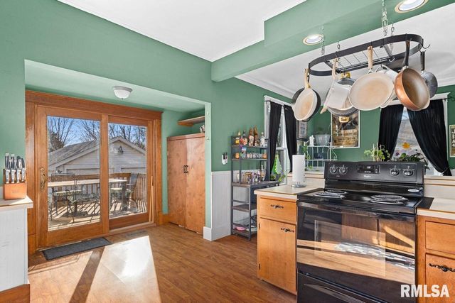 1298 CAMPBELL Avenue, Galesburg, IL 61401