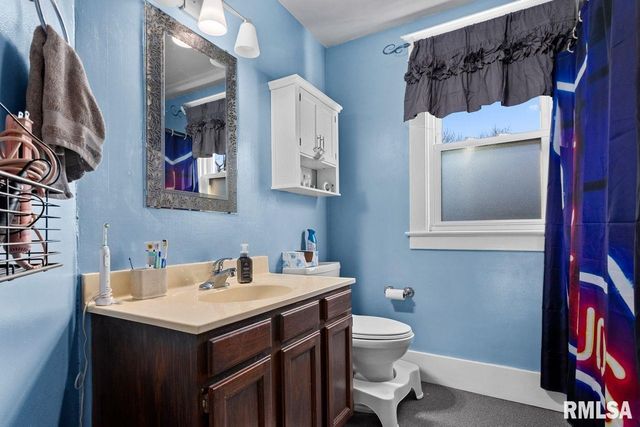 1298 CAMPBELL Avenue, Galesburg, IL 61401