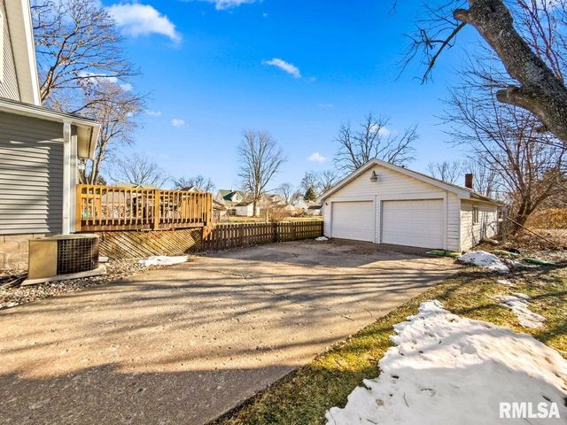 1298 CAMPBELL Avenue, Galesburg, IL 61401