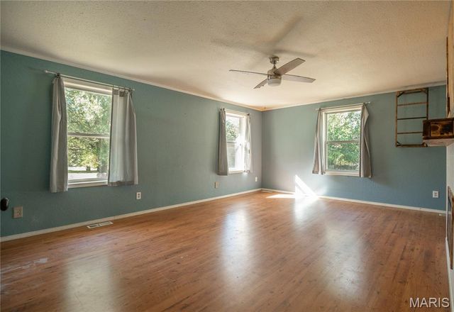 325 County Road 467, Poplar Bluff, MO 63901