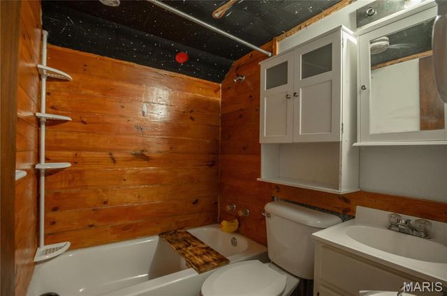 325 County Road 467, Poplar Bluff, MO 63901