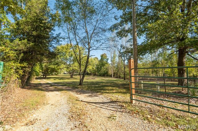 325 County Road 467, Poplar Bluff, MO 63901