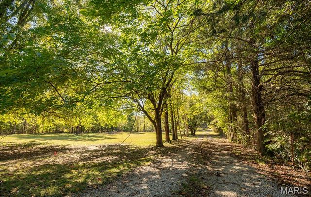 325 County Road 467, Poplar Bluff, MO 63901