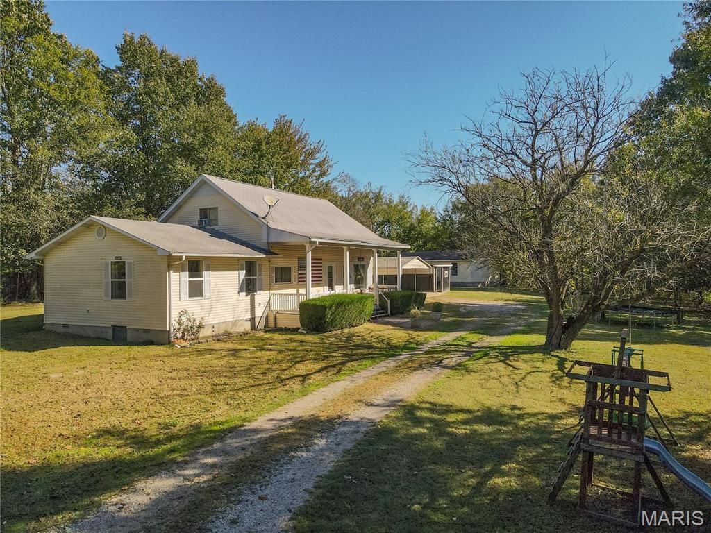 325 County Road 467, Poplar Bluff, MO 63901