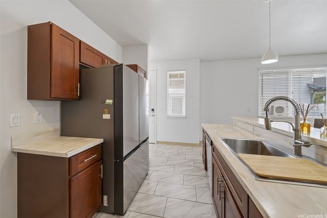 460 Kamaaha Avenue 5, Kapolei, HI 96707