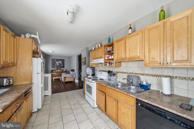 112 HAWS AVE, Norristown, PA 19401