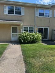 1186 Greenwood Circle, Woodstock, IL 60098