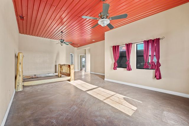 686 FM 11, Grand Falls, TX 79742