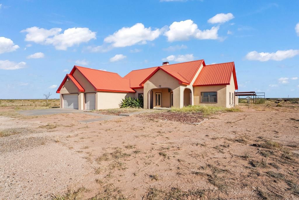 686 FM 11, Grand Falls, TX 79742