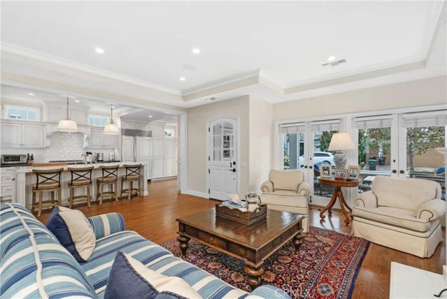 2431 Bayshore, Newport Beach, CA 92663