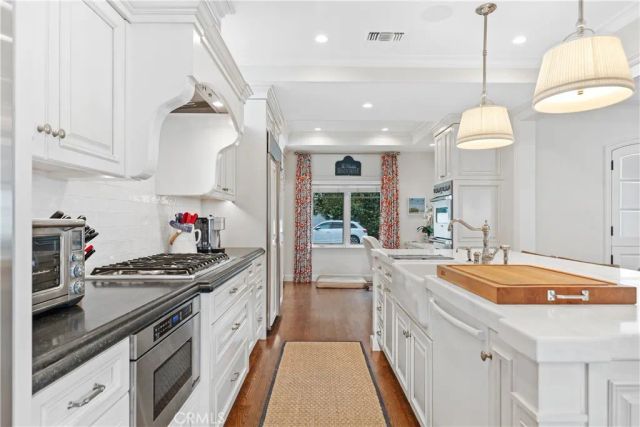 2431 Bayshore, Newport Beach, CA 92663