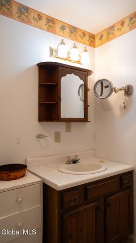 1042 Co Rte 22, Ghent, NY 12075