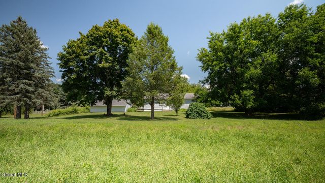 1042 Co Rte 22, Ghent, NY 12075