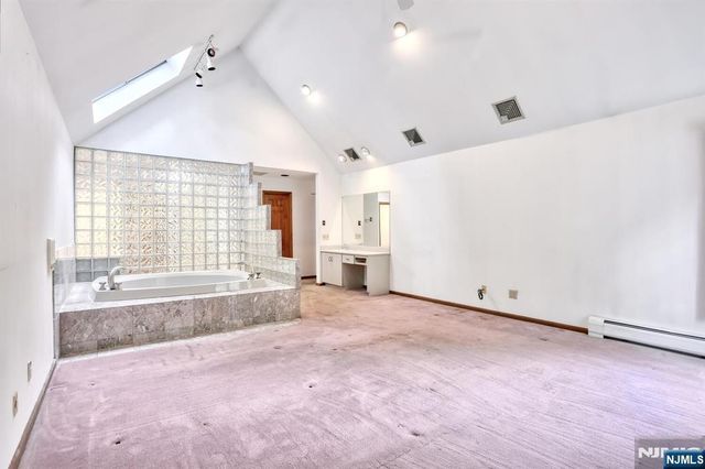 860 Pascack Road, Paramus, NJ 07652