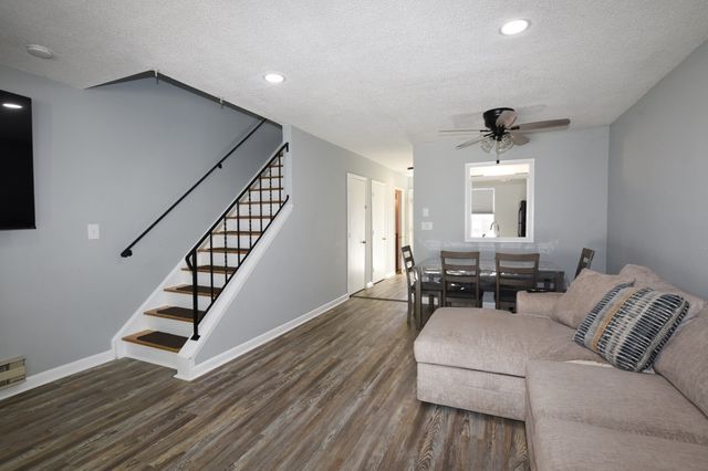 41 Foundry St 11-3, Easton, MA 02375