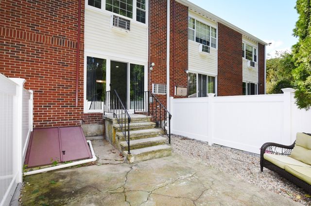 41 Foundry St 11-3, Easton, MA 02375