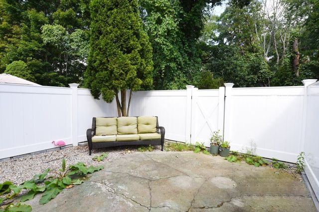41 Foundry St 11-3, Easton, MA 02375