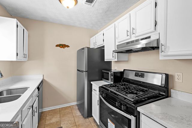 5300 Forest Downs Lane, South Fulton, GA 30349