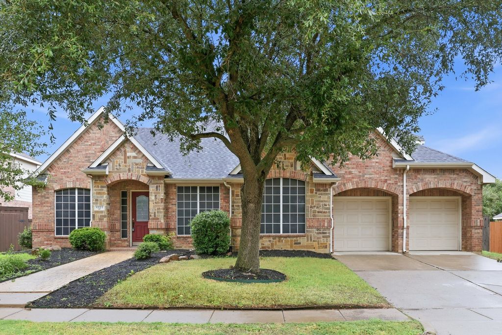 4203 Wildbriar Lane, Mansfield, TX 76063