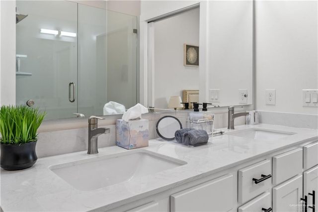 2708 W Kerria Avenue, Mcallen, TX 78501