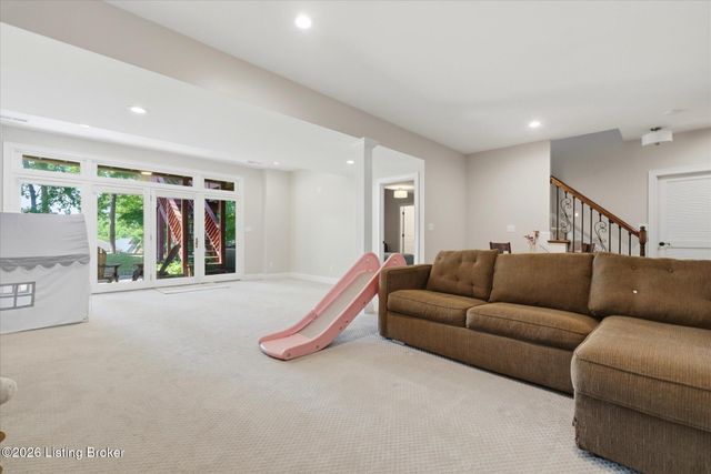 5722 Moser Farm Rd, Prospect, KY 40059