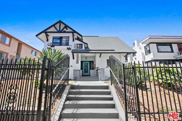 2694 James M Wood Boulevard, Los Angeles, CA 90006