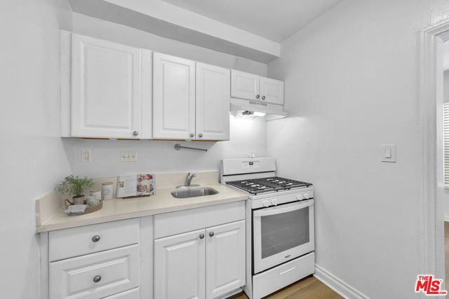 2694 James M Wood Boulevard, Los Angeles, CA 90006