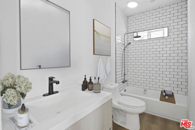 2694 James M Wood Boulevard, Los Angeles, CA 90006