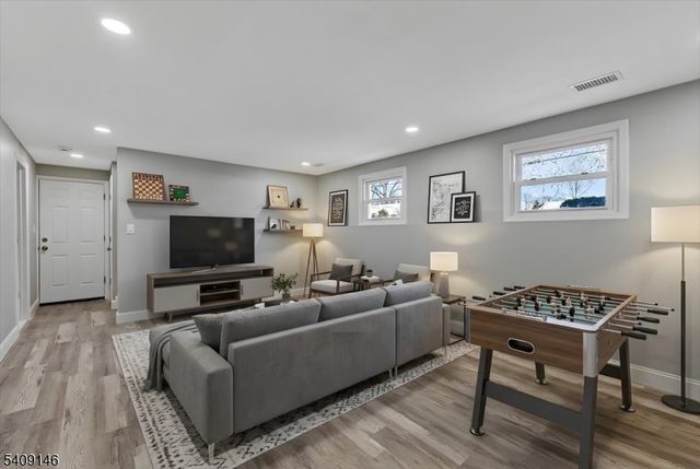 2290 Concord Rd, Scotch Plains Twp., NJ 07076