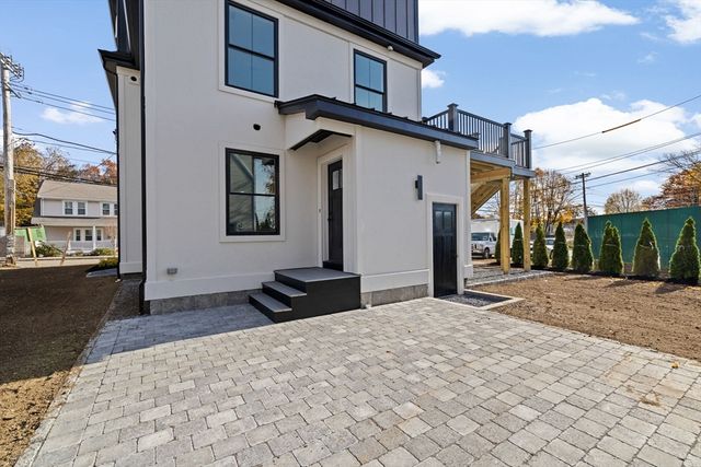 340 Baker Street 1, Boston, MA 02132