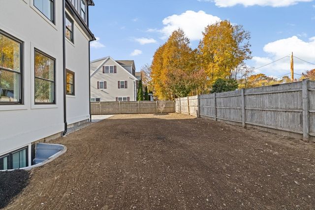 340 Baker Street 1, Boston, MA 02132