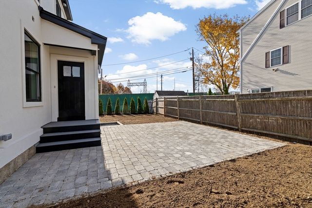 340 Baker Street 1, Boston, MA 02132