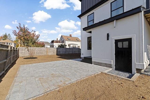 340 Baker Street 1, Boston, MA 02132