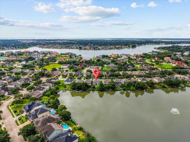 1619 Roaring Springs Lane, Seabrook, TX 77586