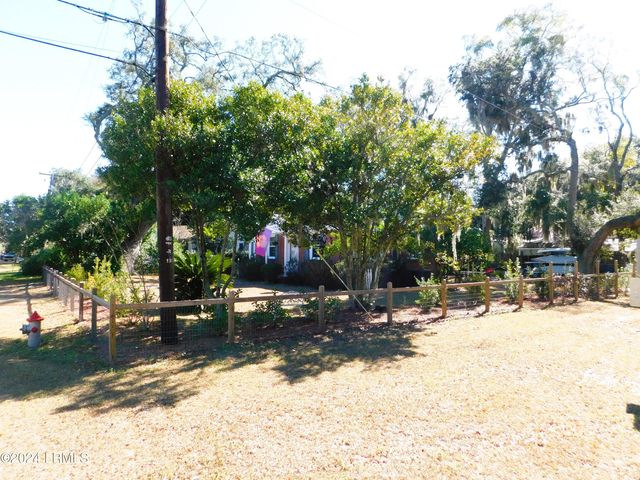 1213 16th Street, Port Royal, SC 29935