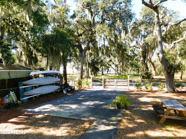 1213 16th Street, Port Royal, SC 29935