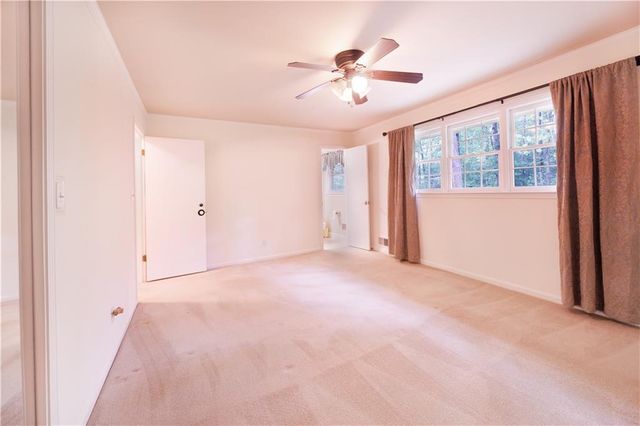 360 Barkshire Lane, Roswell, GA 30076