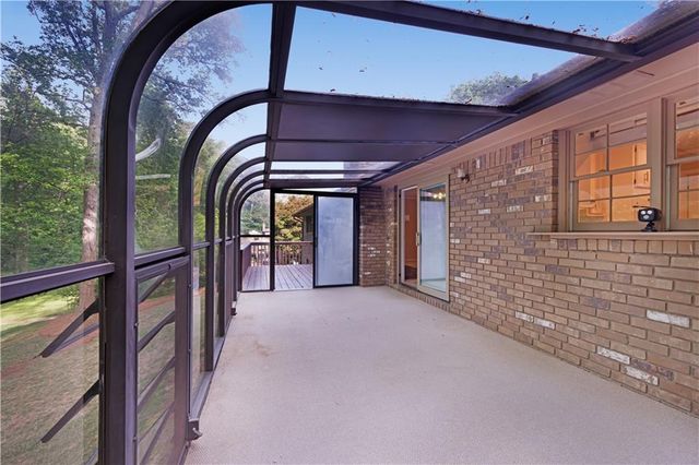 360 Barkshire Lane, Roswell, GA 30076