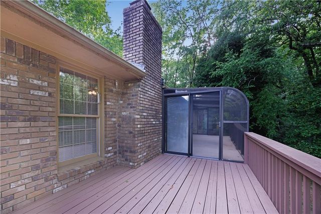 360 Barkshire Lane, Roswell, GA 30076