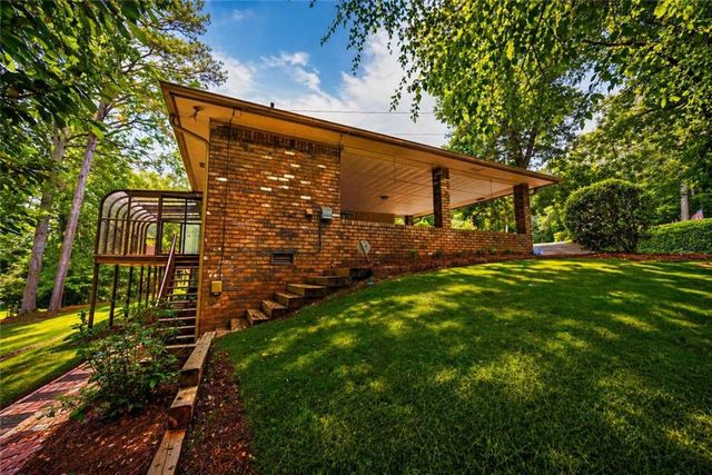 360 Barkshire Lane, Roswell, GA 30076