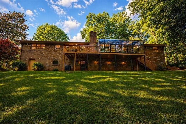 360 Barkshire Lane, Roswell, GA 30076